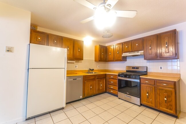 Photo - 23 Country Club Dr