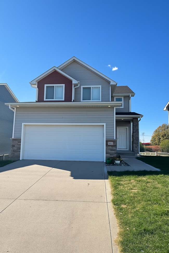 Building Photo - Beautiful, single-family home in Altoona! Call Today!