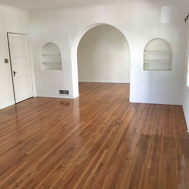 Photo - 8366 Blackburn Ave Unit 8366 Blackburn Ave #2