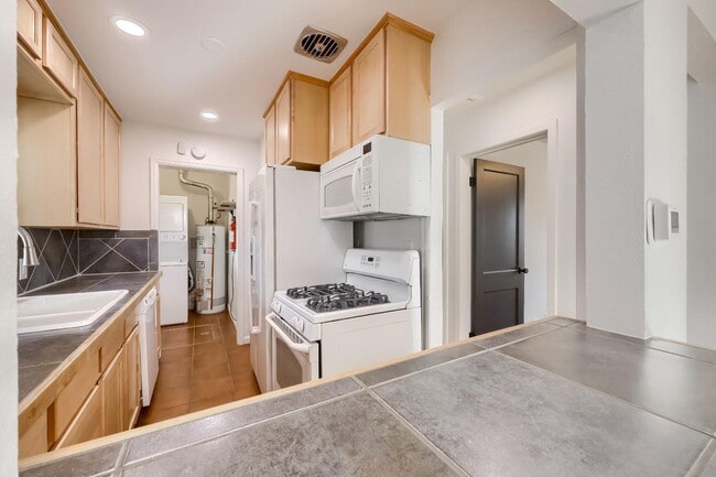 Photo - 4615 Perry St