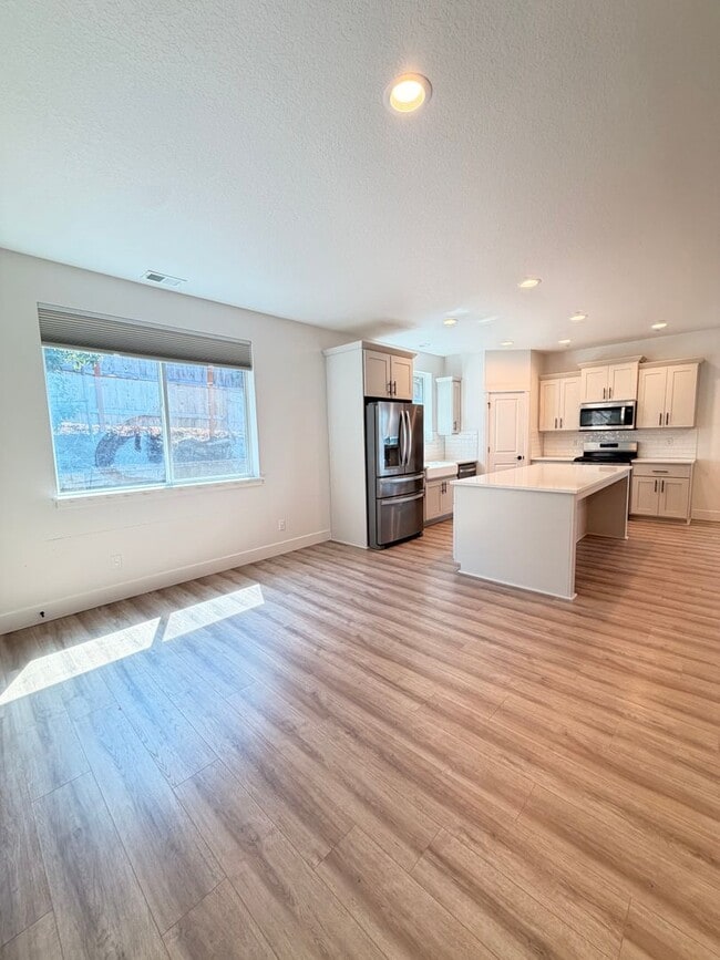 Photo - 3481 Snowberry Rd