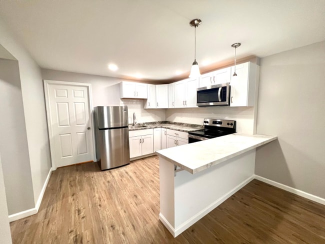 Building Photo - 64 1/2 N Sherman St Rental