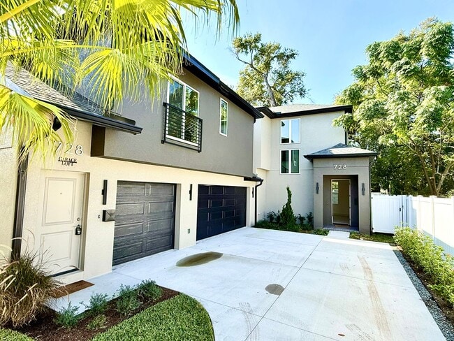 Building Photo - Modern comfort in College Park -sleek 3Bedroom/2.5Bath home!