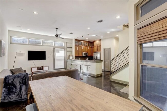 Photo - 602 W N Loop Blvd Unit A