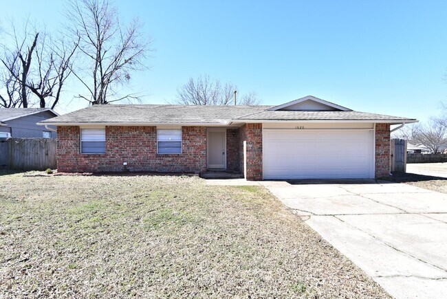 Building Photo - 1626 S Redbud Ave Rental