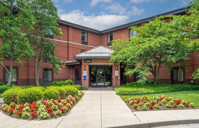 Furnished Studio-Columbia - Gateway Drive