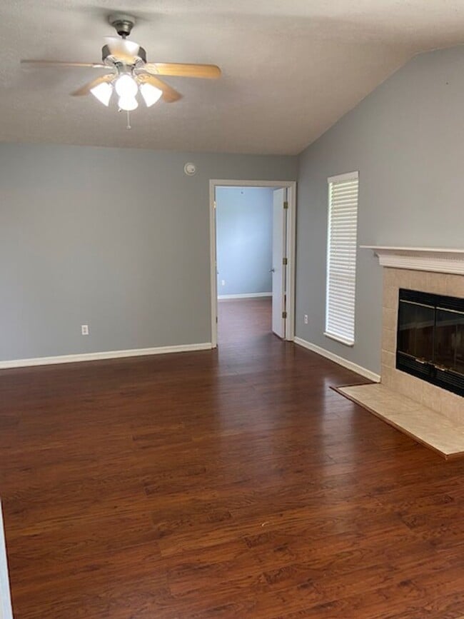 Photo - Gorgeous 3 Bedroom 2 Bath House!