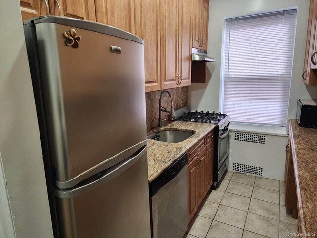 Photo - 69-11 Yellowstone Blvd Unit B36