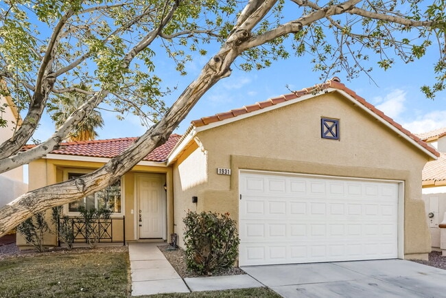 Photo - 1931 Giant Pine Ave