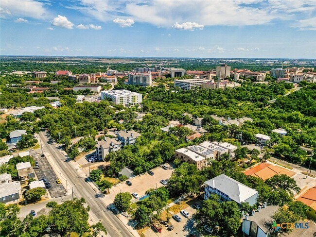 Photo - 1011 N LBJ Dr Unit 101