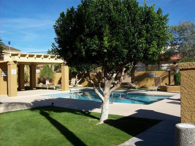 Beautiful Scottsdale townhome. One car gar... - Beautiful Scottsdale townhome. One car gar...