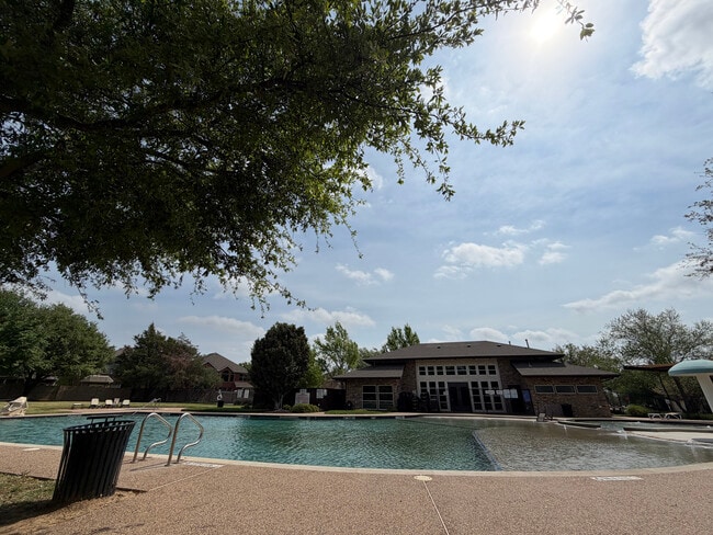 Photo - 2700 Thorncreek Ln