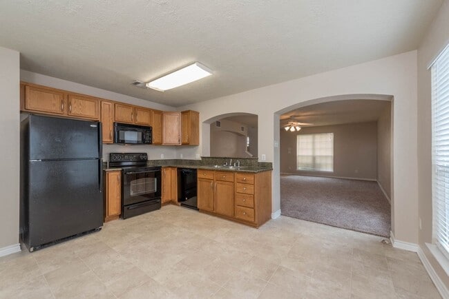 Photo - Spacious 4 Bed, 3 Bath Minutes from Campus!