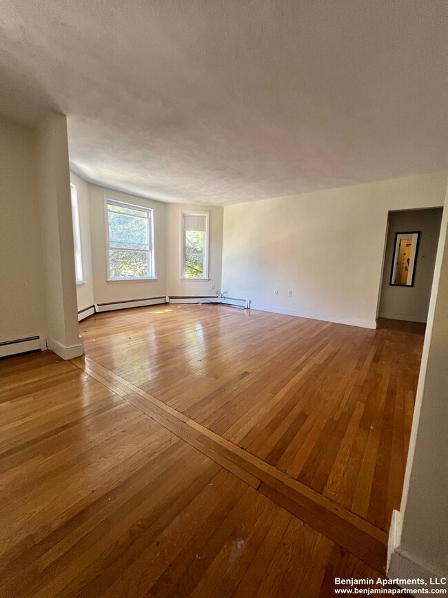 Building Photo - 322 Tappan St Rental