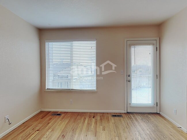 Photo - 582 W 91st Dr