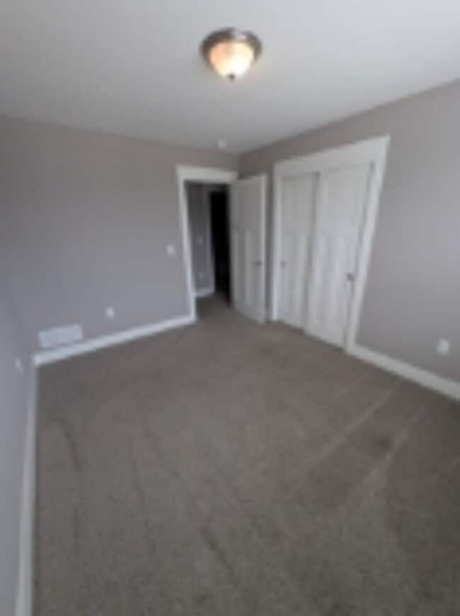 Photo - Executive Rental: Spacious 4-Bedroom Home in Oconomowoc!