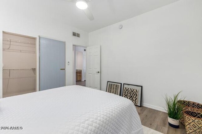 19777 N 76th St Unit 2244