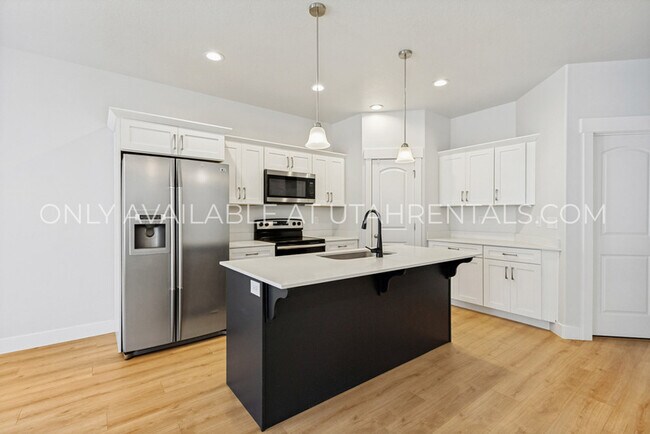 Photo - 4237 W 2010 N