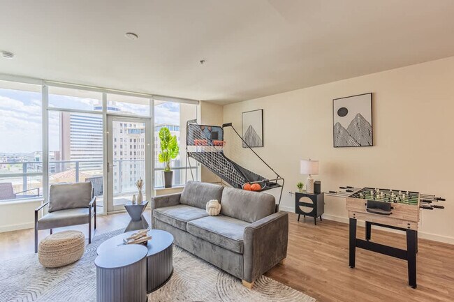 Photo - 44 W Monroe St Unit ID1263167P