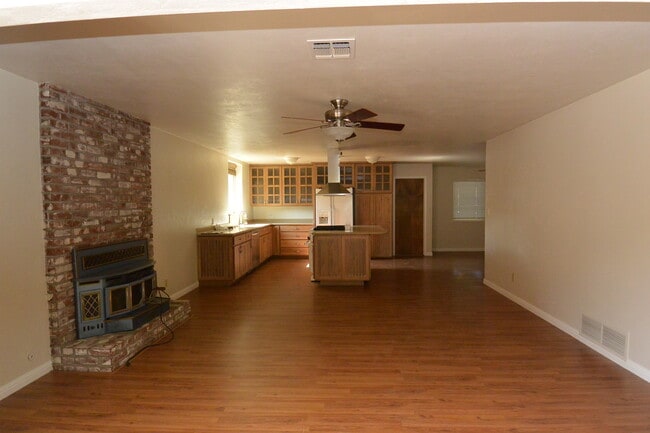 Photo - Green Acres Neighborhood