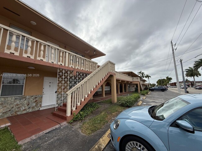 1154 W 35th St Unit 223