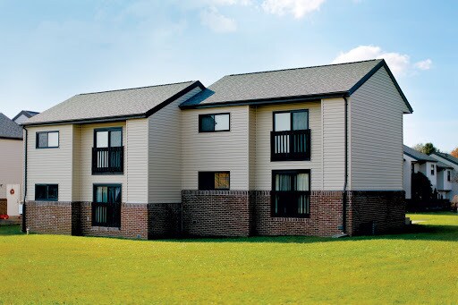 Hillcrest Commons - Hillcrest Commons Apartments