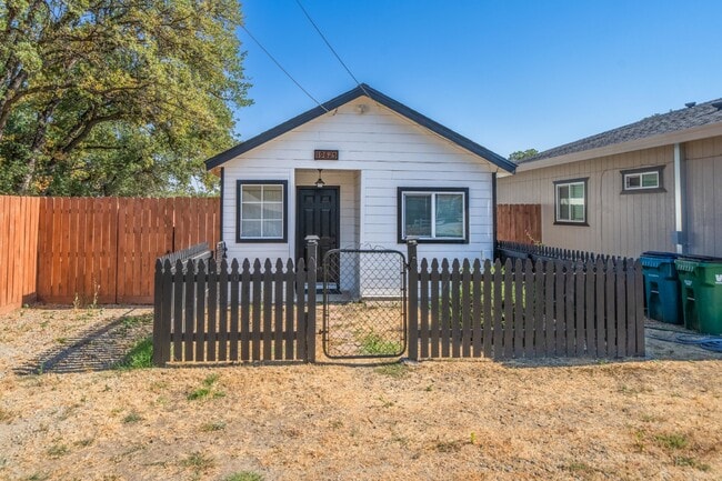 Photo - Adorable Studio Apt in Cottonwood - Dog Fr...