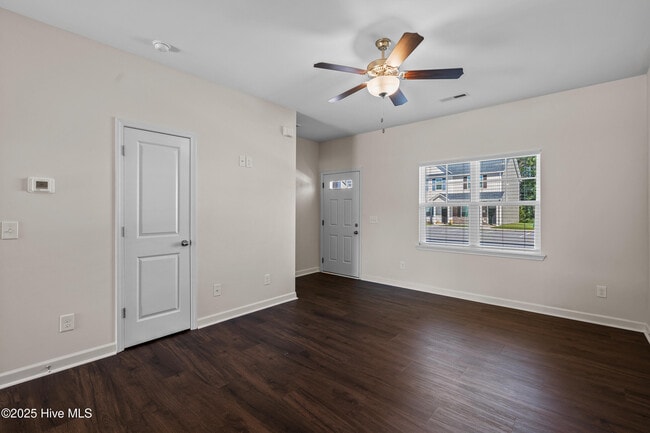 Photo - 110 Jaydn Dr E