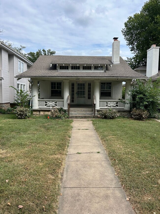 COMING SOON! 3 Bed 1 Bath Home near UMKC! ... - COMING SOON! 3 Bed 1 Bath Home near UMKC! ...