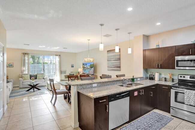 Photo - 2353 SE 5th St