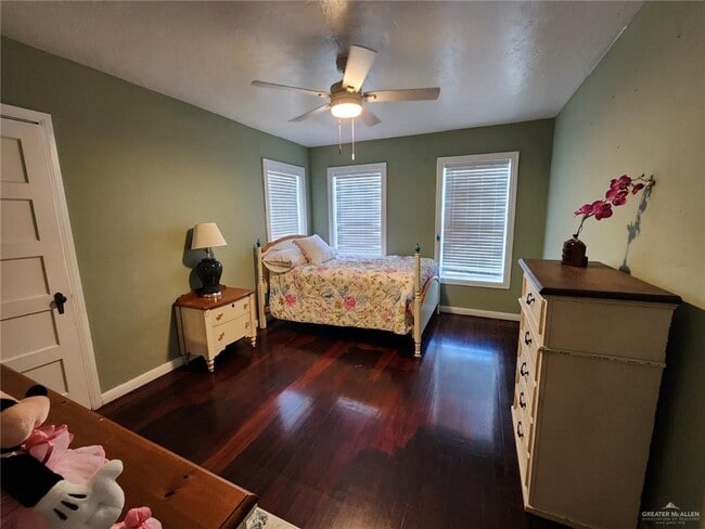 Photo - 22 Laurel Ave