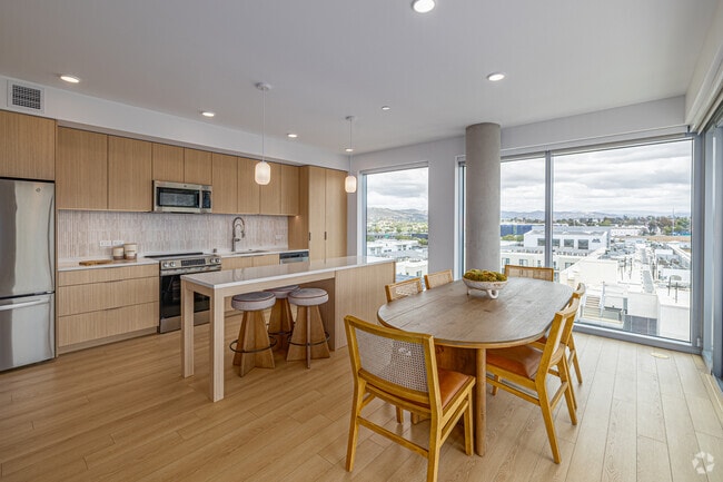 3BR, 2BA - 1,525SF - Dining Room