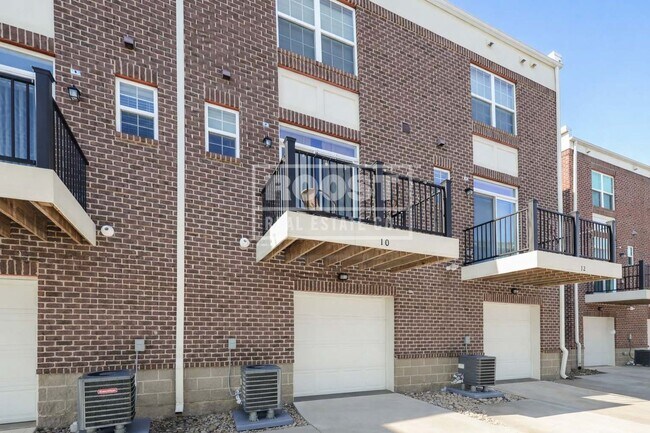 Photo - 2 Bed 1.5 Bathroom Condo Available in Springfield