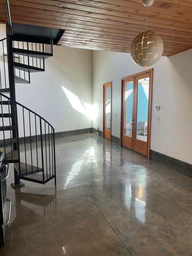Photo - 8777 N Lombard St Unit 8753 Loft 3