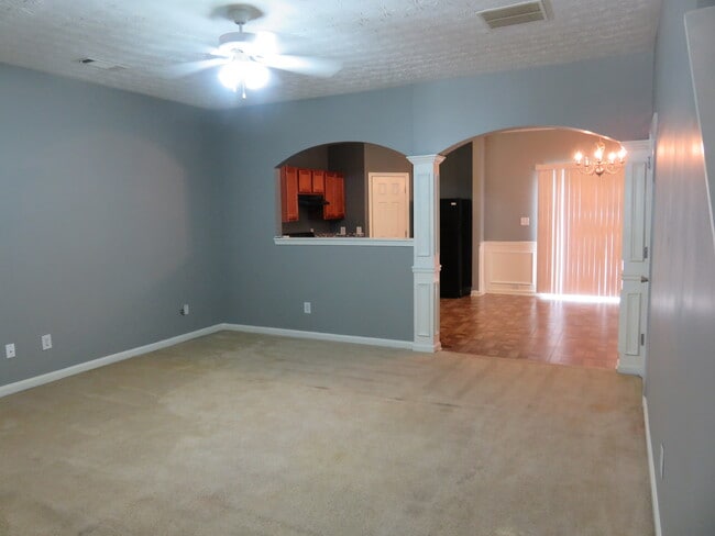 Photo - 2492 Emma Way