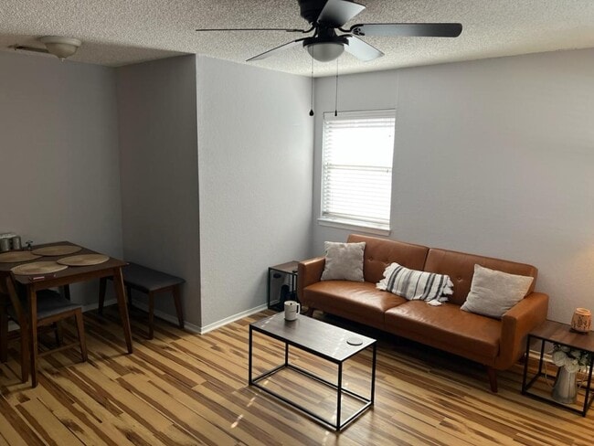 Photo - 1411 5th Ave