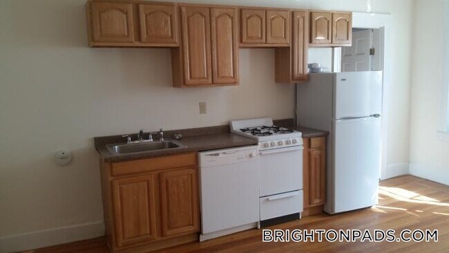 Building Photo - 1615 Commonwealth Ave Rental
