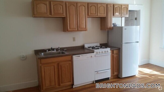 Building Photo - 1615 Commonwealth Ave Rental