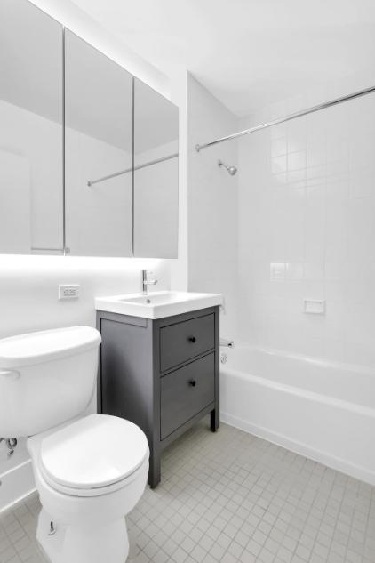 Photo - 80 John St Unidad 2C