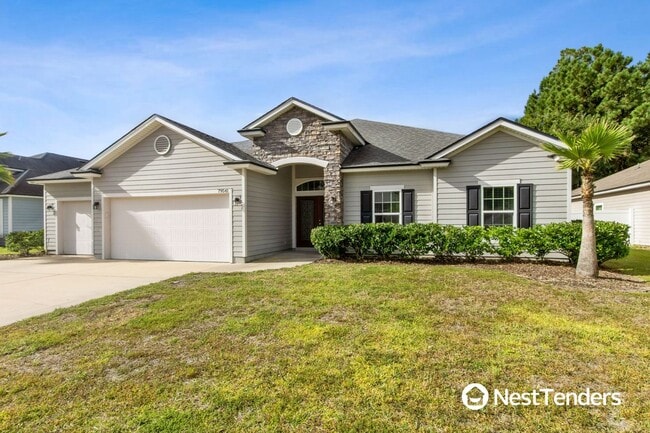 Building Photo - Five Bedroom Beauty in Plummer Creek!