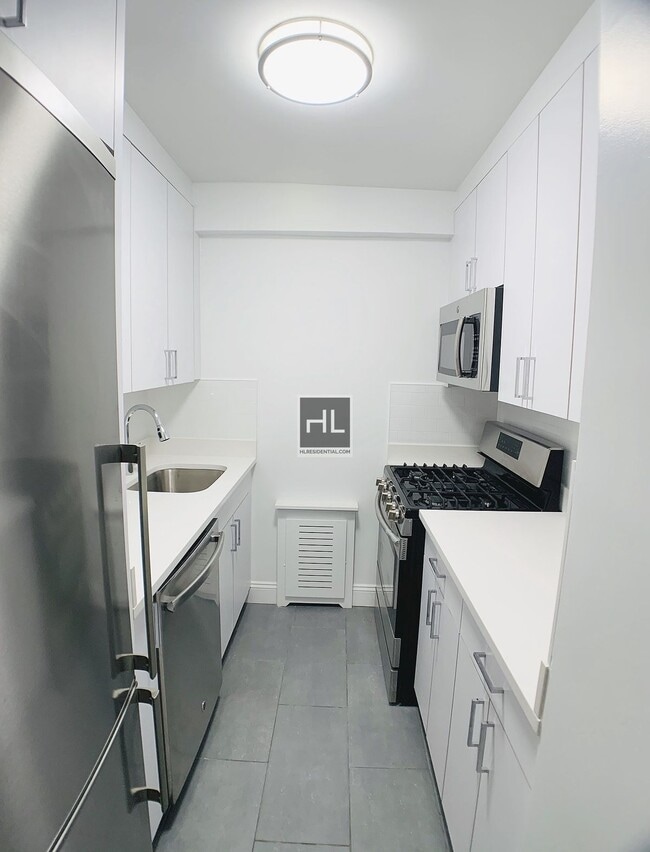 EAST 56 STREET - EAST 56 STREET Apartment Unit 3L