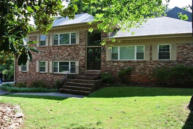 Building Photo - 1299 Cumberland Rd NE