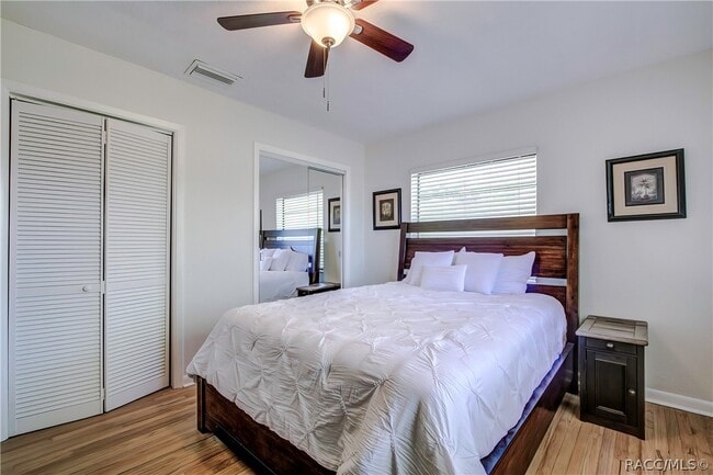 Photo - 229 NE 5th St