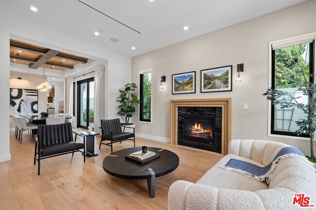 Photo - 971 S Bundy Dr