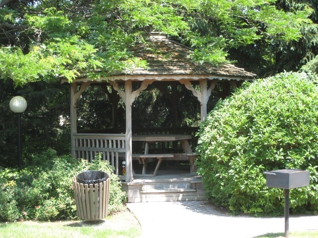 Charter Oaks Apartments