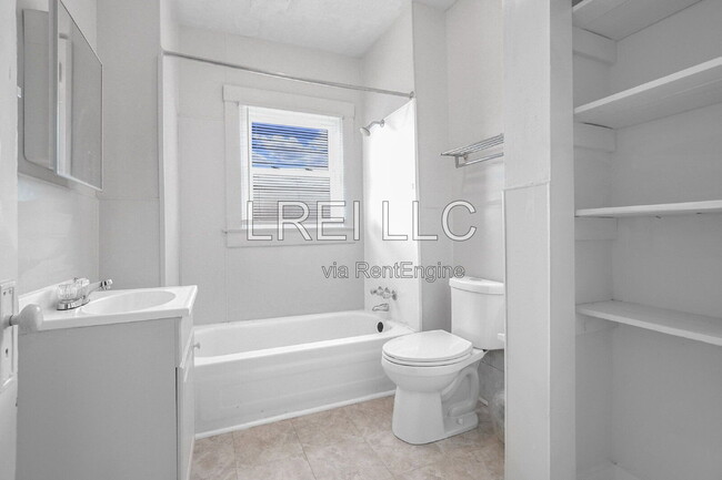 Photo - 615 S 38th St Unit 2