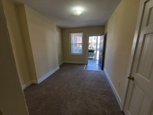 Photo - 615 N 32nd St Unidad D