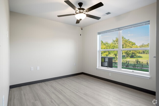 1BR, 1BA - 643SF - Primary Bedroom