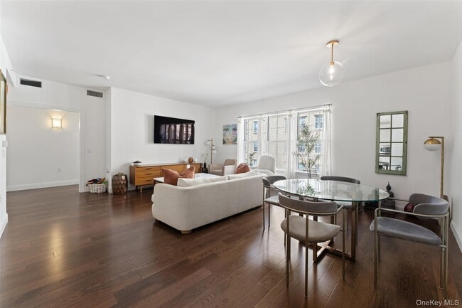 Photo - 10 Byron Pl Unit 504