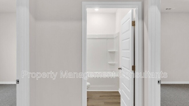 Photo - 319 Murphy Ln